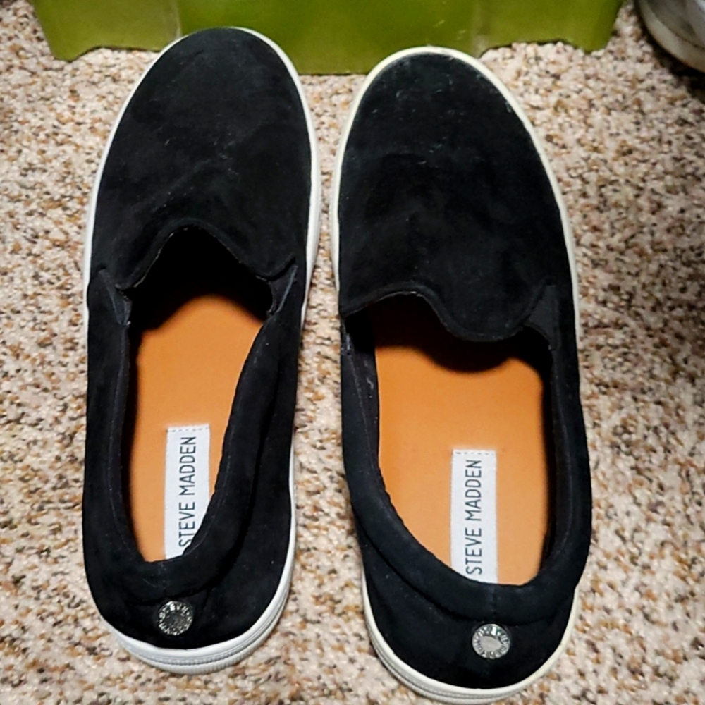 Steve Madden black flats